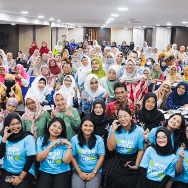 Incubators &  Accelerators